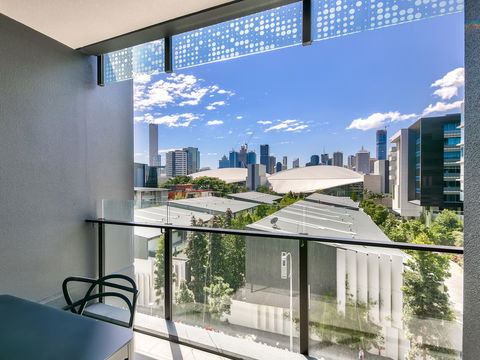 Opera Apartments South Brisbane - Holiday Find 3