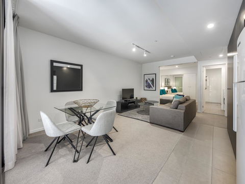 Opera Apartments South Brisbane - Holiday Find 24