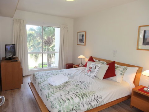Waterfront Resort Villa With Buggy - Holiday Find 15