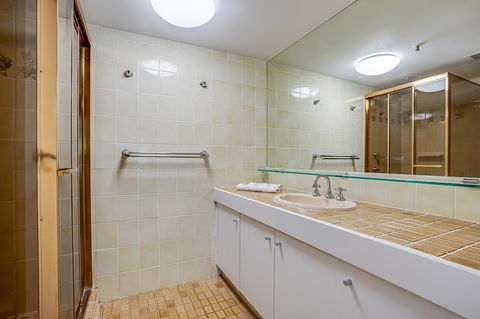 Gemini Court Holiday Apartments - Holiday Find 8