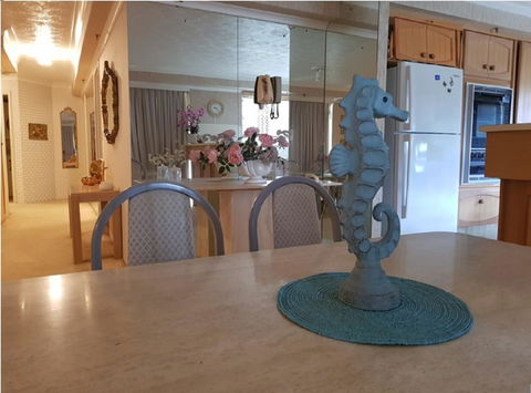 Gemini Court Holiday Apartments - Holiday Find 37
