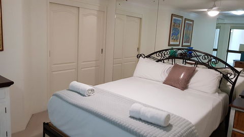 Gemini Court Holiday Apartments - Holiday Find 15