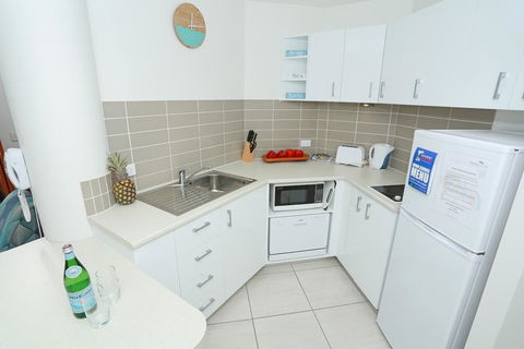 Beach Club Resort Mooloolaba - Holiday Find 18