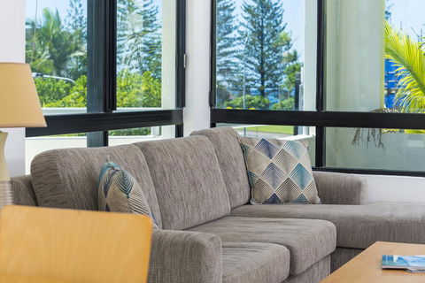 Beach Club Resort Mooloolaba - Holiday Find 16
