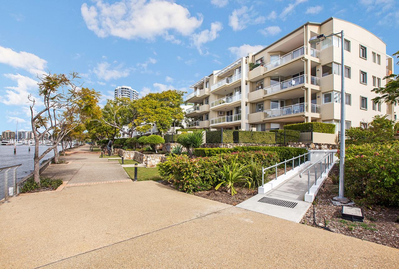 Kangaroo Point QLD Holiday Find