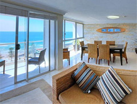 Burleigh Beach Tower - Holiday Find 12