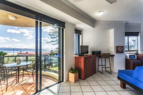Komune Resort And Beach Club Greenmount Beach - Holiday Find 13