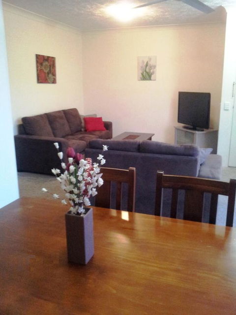 Champelli Palms Apartments - Holiday Find 7