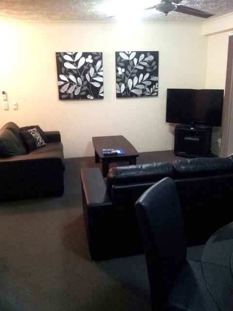 Champelli Palms Apartments - Holiday Find 14