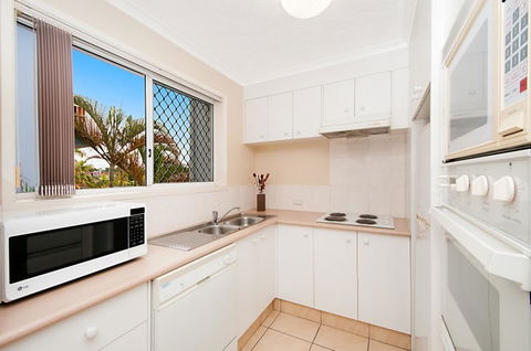 Champelli Palms Apartments - Holiday Find 11