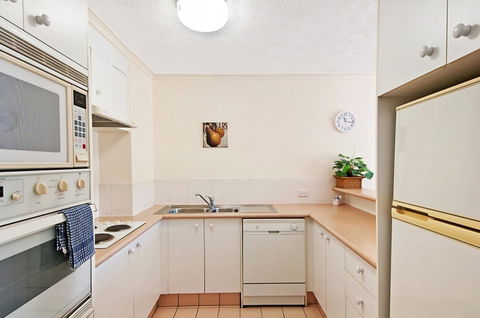 Champelli Palms Apartments - Holiday Find 13