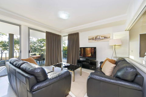 On The Bay Apartments - Holiday Find 0
