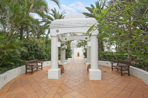 ULTIQA Burleigh Mediterranean Resort - Holiday Find 18