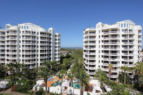 ULTIQA Burleigh Mediterranean Resort - Holiday Find 29