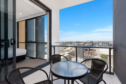 Hope Street Apartments By CLLIX - Holiday Find 26