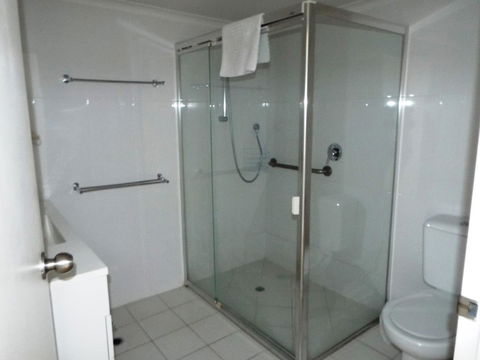 Northwind Beachfront Apartments - Holiday Find 24