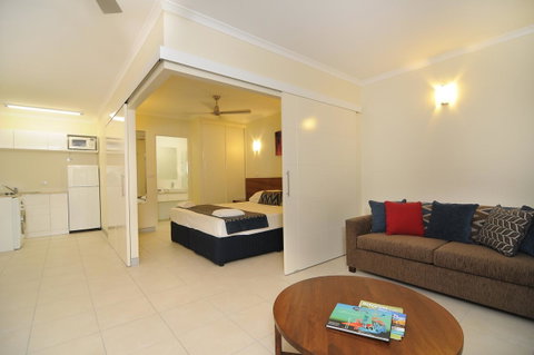 Cairns Queenslander Hotel & Apartments - Holiday Find 17