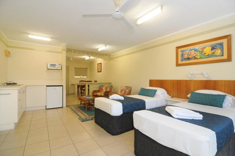 Cairns Queenslander Hotel & Apartments - Holiday Find 8