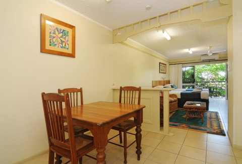 Cairns Queenslander Hotel & Apartments - Holiday Find 21