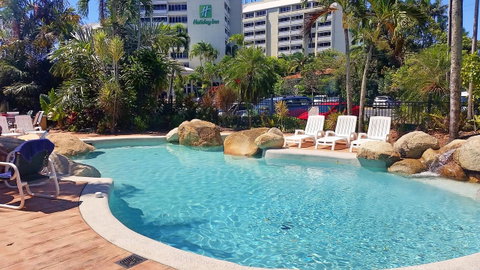 Cairns Queenslander Hotel & Apartments - Holiday Find 30