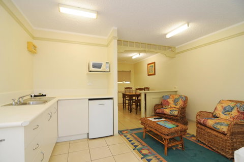Cairns Queenslander Hotel & Apartments - Holiday Find 20