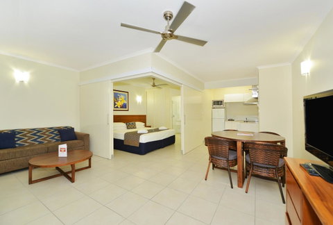 Cairns Queenslander Hotel & Apartments - Holiday Find 9