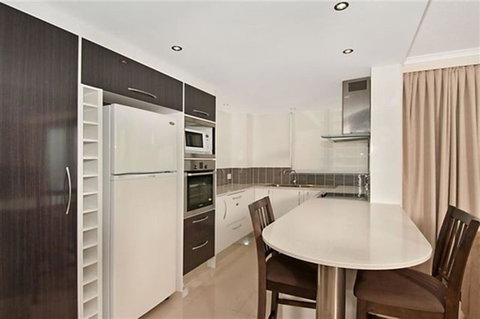 Boulevard Towers On Broadbeach - Holiday Find 17