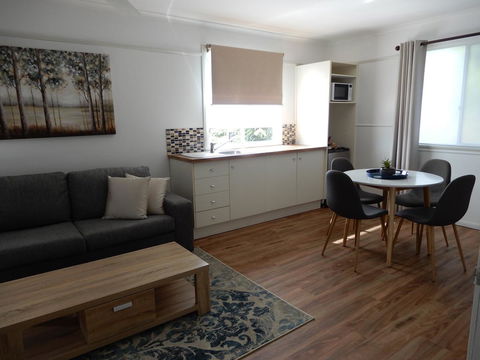 Malanda Manor Guesthouse - Holiday Find 18