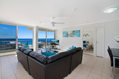 Rainbow Commodore Coolangatta - Holiday Find 19