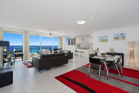 Rainbow Commodore Coolangatta - Holiday Find 12