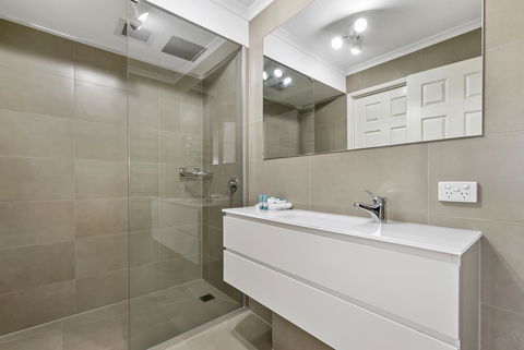 Dockside Apartments Mooloolaba - Holiday Find 22