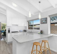 Beautiful Home- Walk to Beach-Short drive to Noosa - Holiday Find