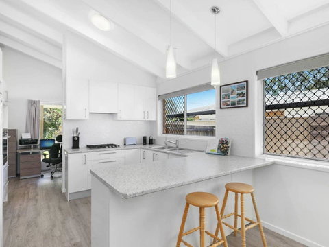 Beautiful Home- Walk To Beach-Short Drive To Noosa - Holiday Find 0