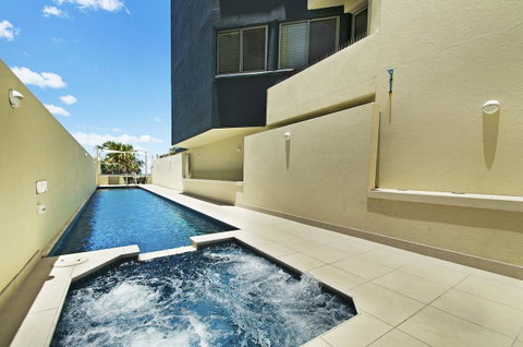 Malibu Apartments - Holiday Find 17