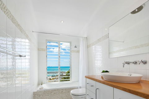Nautilus On The Hill - Airlie Beach - Holiday Find 34