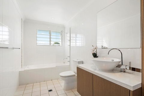 Nautilus On The Hill - Airlie Beach - Holiday Find 24