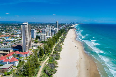 Burleigh Esplanade Apartments - Holiday Find 0