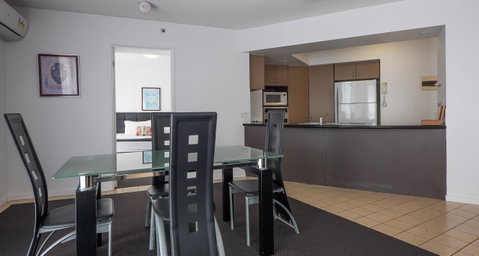 Broadbeach Savannah Resort - Holiday Find 16