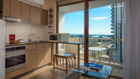 Broadbeach Savannah Resort - Holiday Find 43