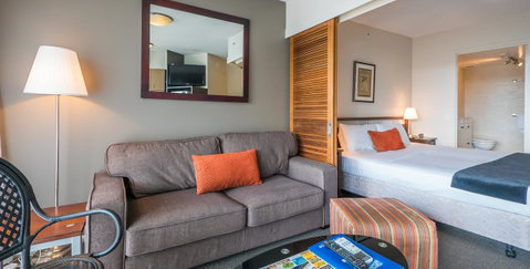 Broadbeach Savannah Resort - Holiday Find 33