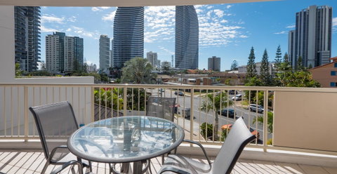 Broadbeach Savannah Resort - Holiday Find 19