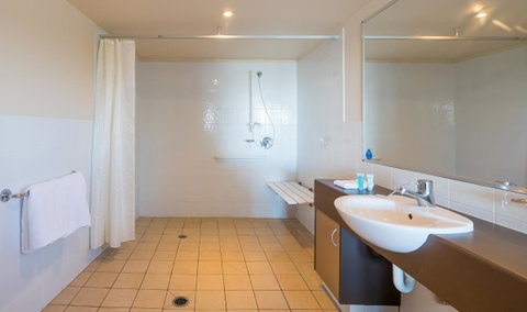 Broadbeach Savannah Resort - Holiday Find 36