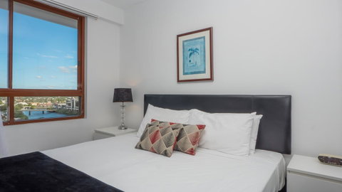 Broadbeach Savannah Resort - Holiday Find 10