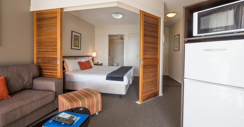 Broadbeach Savannah Resort - Holiday Find 32