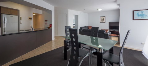 Broadbeach Savannah Resort - Holiday Find 12