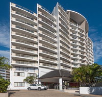 Broadbeach Savannah Resort - Holiday Find