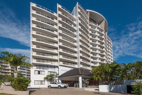 Broadbeach Savannah Resort - Holiday Find 0