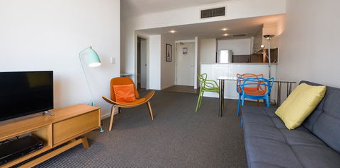 Swell Resort Burleigh Heads - Holiday Find 11