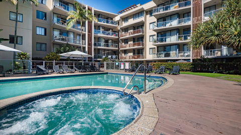 Swell Resort Burleigh Heads - Holiday Find 1