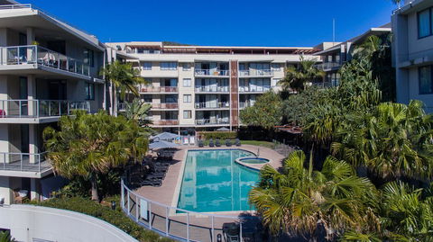 Swell Resort Burleigh Heads - Holiday Find 8